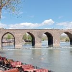 On Gözlü Köprü